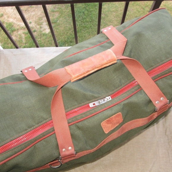 Andiamo Large Soft Collapsible Carry On Luggage Suitcase Bag Green 25" x 17" - Picture 3 of 12